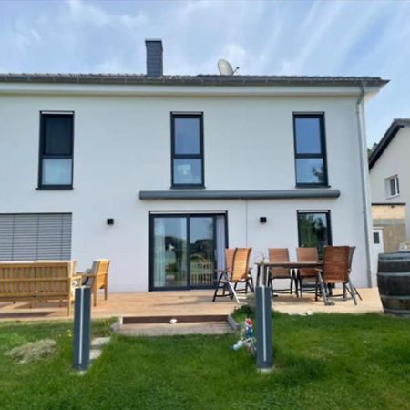 Modernes Ferienhaus In Uedersdorf المظهر الخارجي الصورة