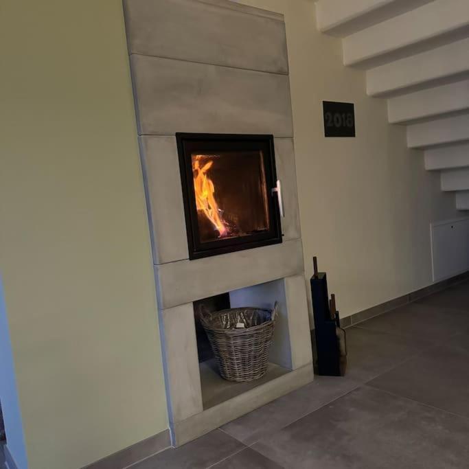Modernes Ferienhaus In Uedersdorf المظهر الخارجي الصورة
