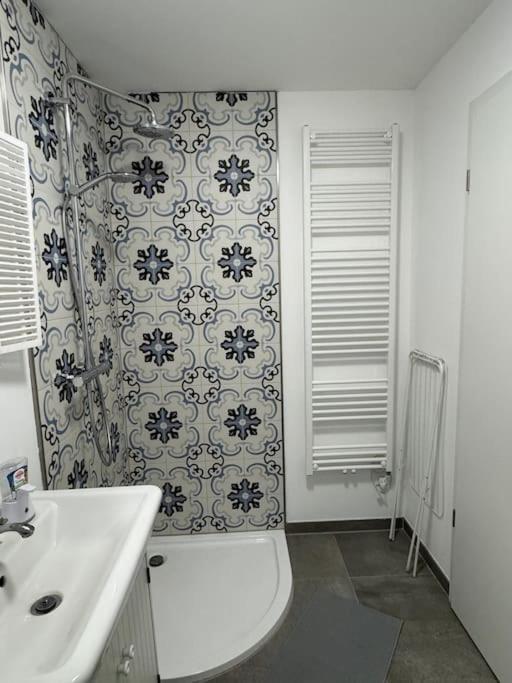 Modernes Ferienhaus In Uedersdorf المظهر الخارجي الصورة
