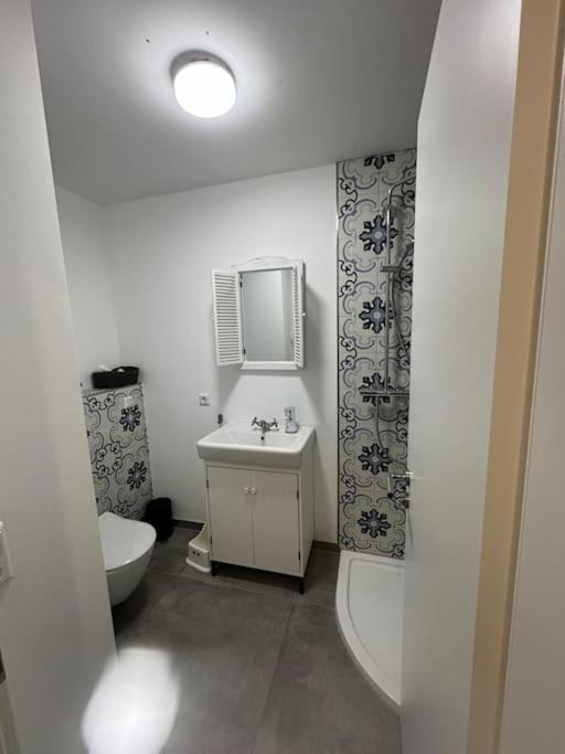Modernes Ferienhaus In Uedersdorf المظهر الخارجي الصورة