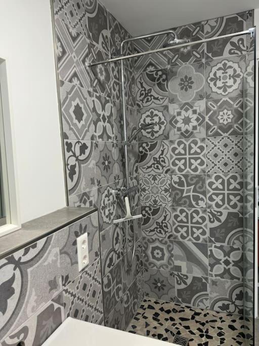 Modernes Ferienhaus In Uedersdorf المظهر الخارجي الصورة