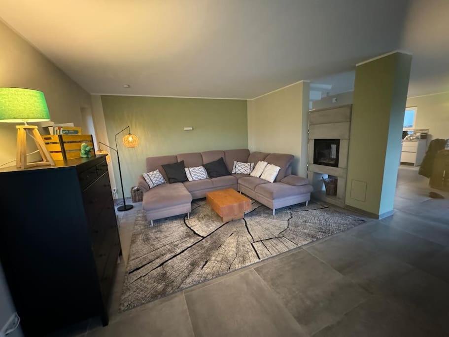 Modernes Ferienhaus In Uedersdorf المظهر الخارجي الصورة