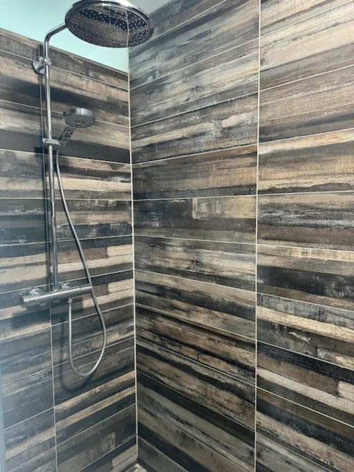 Modernes Ferienhaus In Uedersdorf المظهر الخارجي الصورة