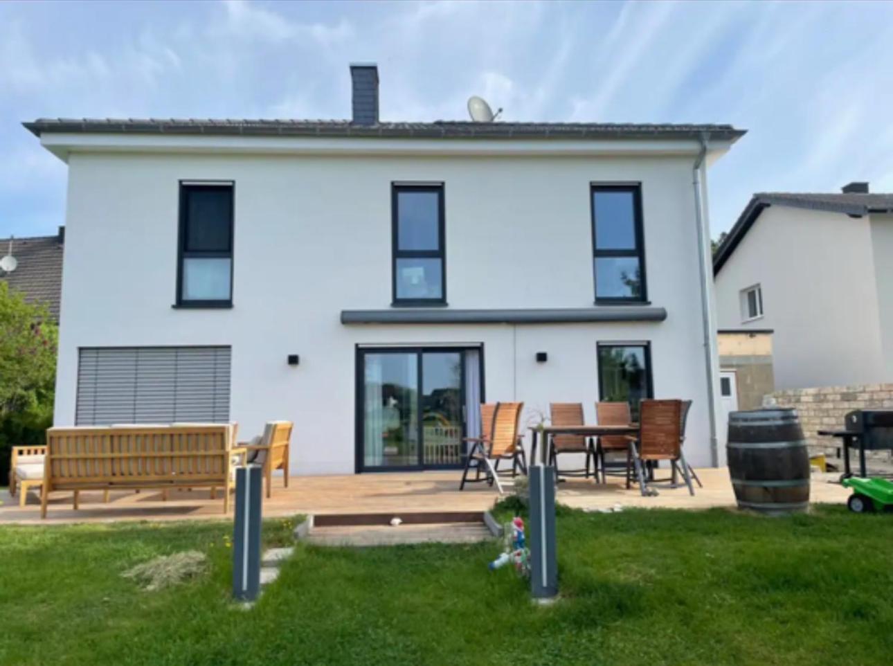Modernes Ferienhaus In Uedersdorf المظهر الخارجي الصورة